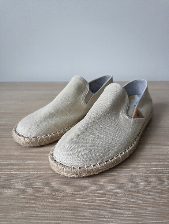 OluKai Shoes - OluKai Pā'akai Espadrille Beige Linen Slip On Shoes Womens Size 8.5